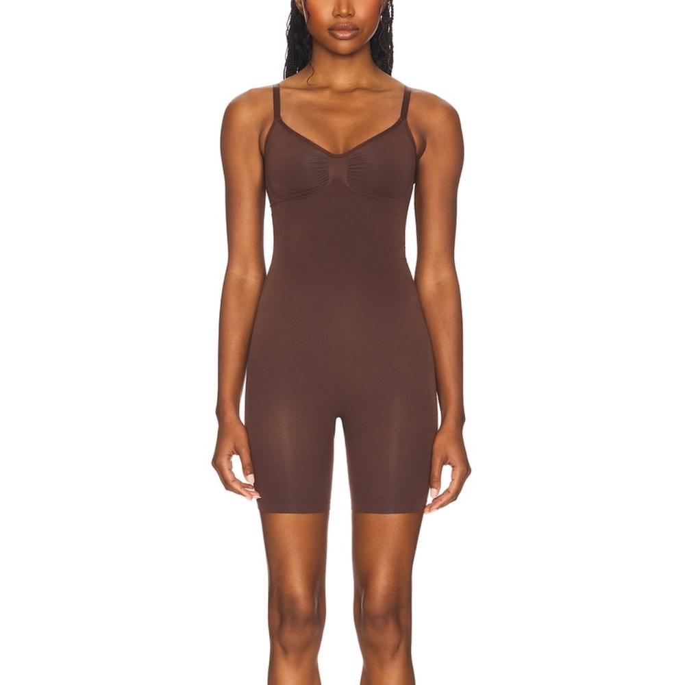 SKIMS Brown Seamless Sculpt Mid-Thigh Shaping Bodysuit